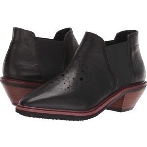 NWOT - KELSI DAGGER BROOKLYN Women's Crestone Ankle Boot, Size 6.5, Black